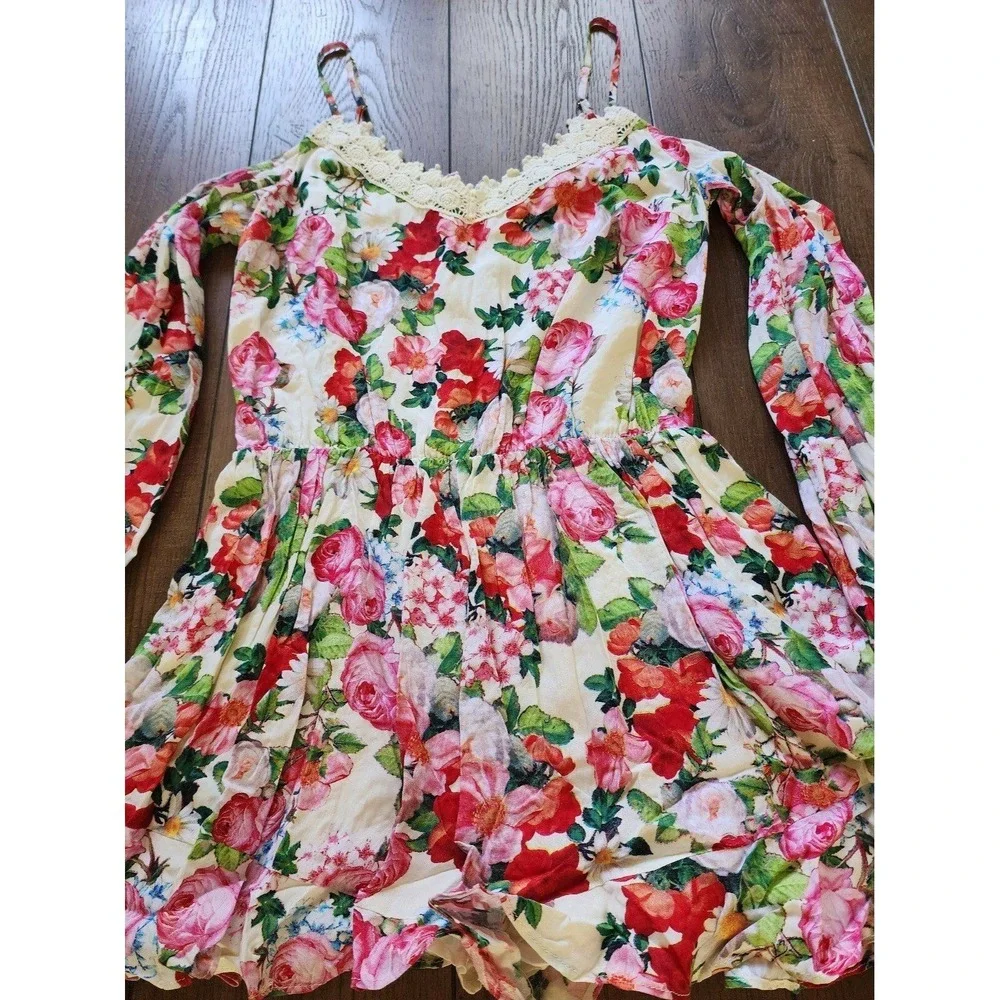 NWT Boutique Floral Romper‎ Cottagecore Boho Size Small